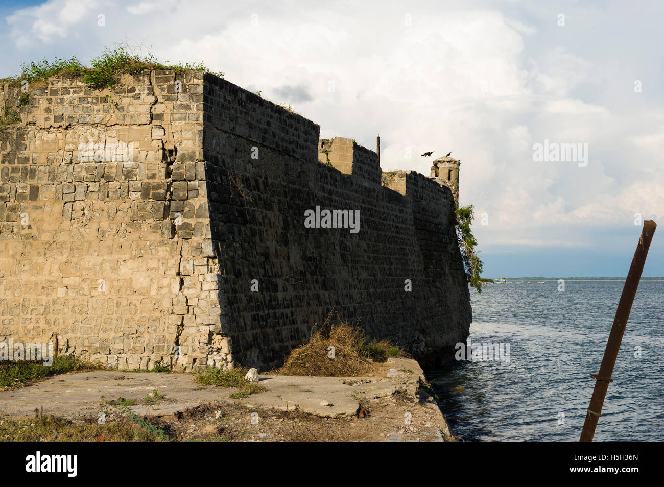 Ruines du Fort de Mannar, construit par les Portugais en 1560 et reconstruite plus tard par les Hollandais, Mannar, Sri Lanka Banque D'Images