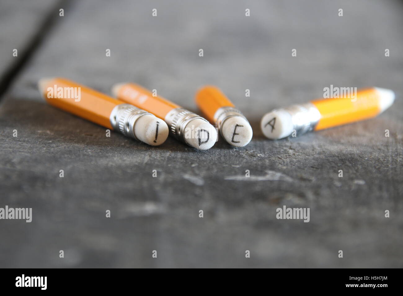 Idée, inscription sur des crayons. La science, l'invention, business plan concept. Banque D'Images