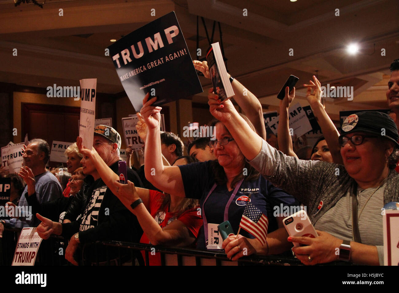 Les partisans de rallye à Donald J. Trump pour le président de la South Point Resort et Casino le 21 janvier 2016 à Las Vegas au Nevada. Banque D'Images