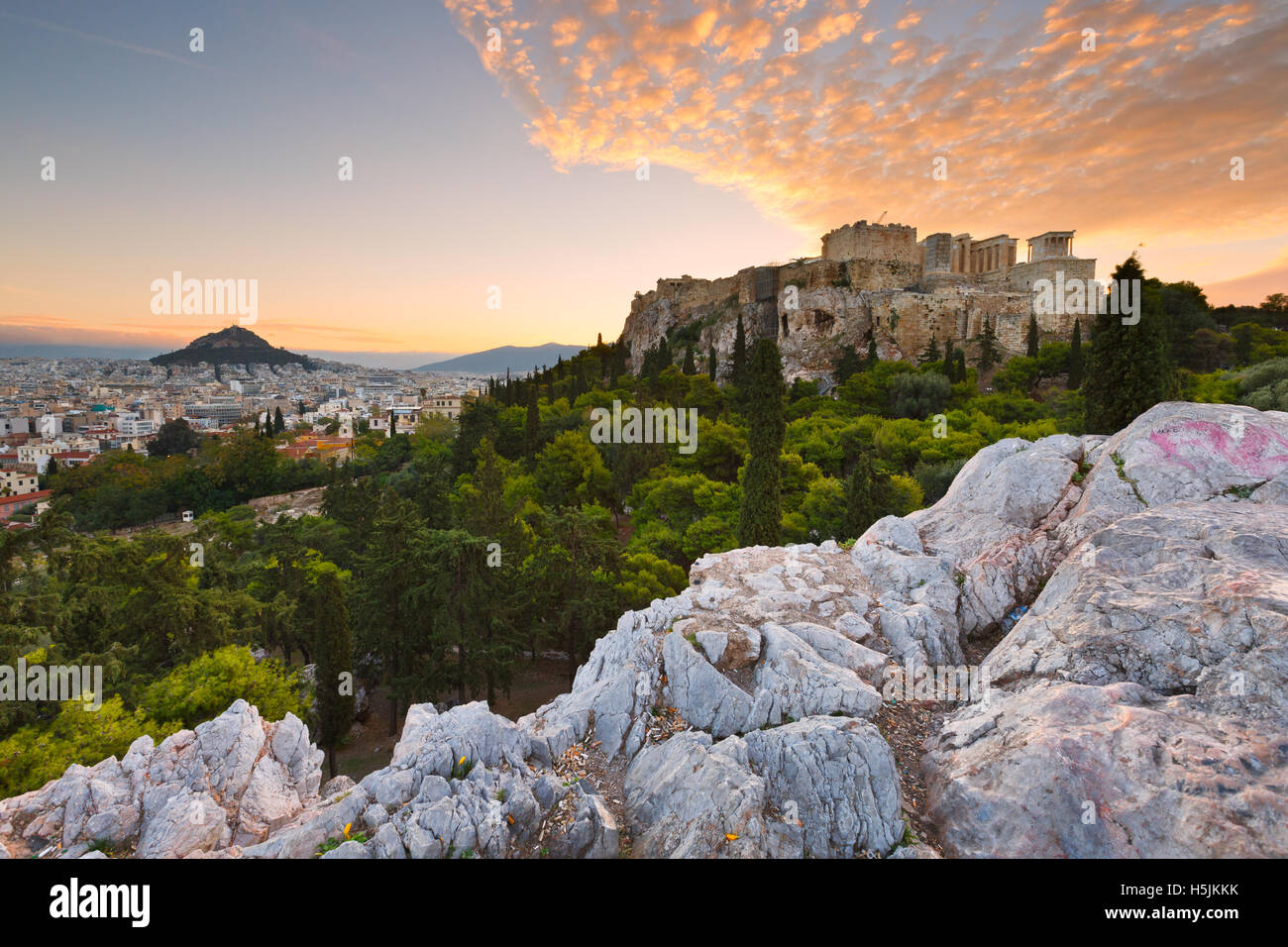 Vue de l'Acropole et le Lycabette aréopage de Hill. Banque D'Images