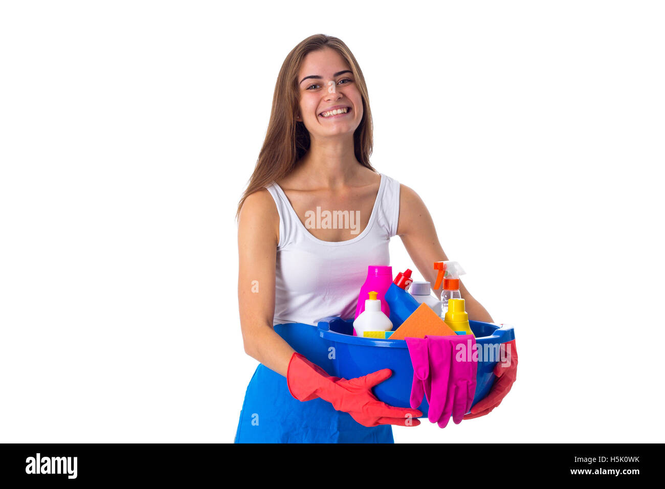 Woman holding nettoyer des choses dans un lavabo Banque D'Images