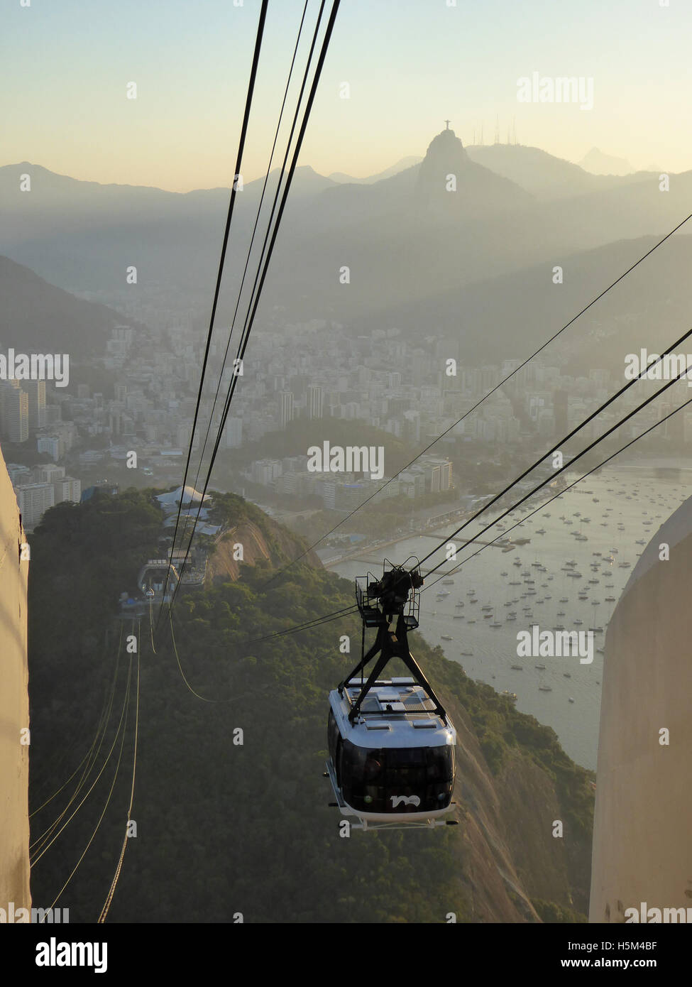 Rio de Janeiro Brésil 2016 Sugarloaf Mountain ( de Pao de Acucar ) cable car Banque D'Images