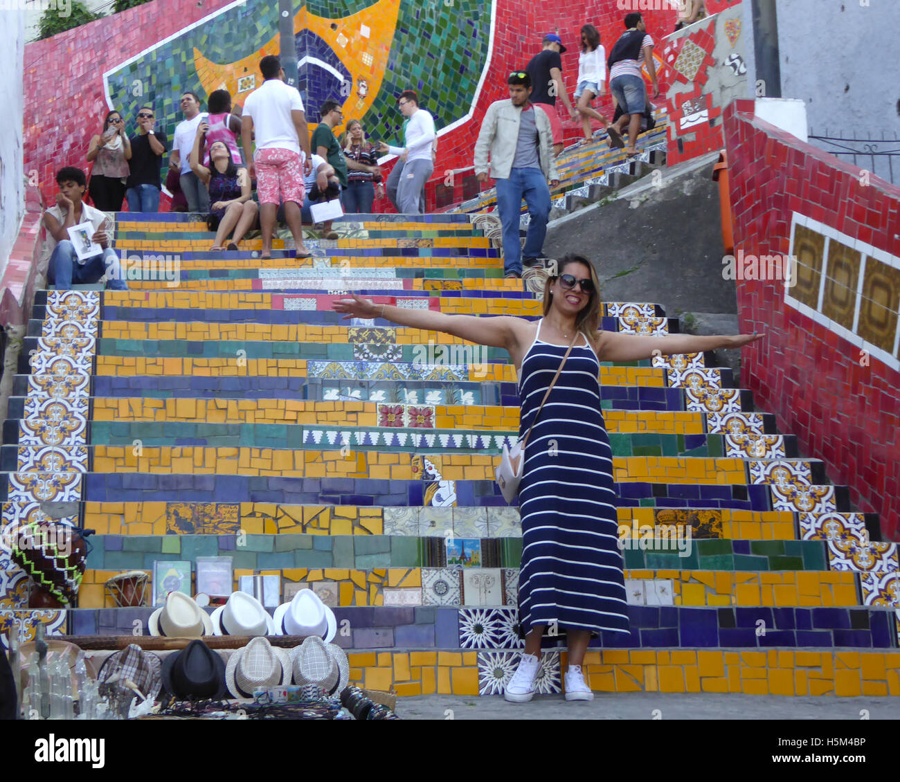Rio de Janeiro Brésil 2016 Escadaria Selaron mosaïques escalier dans le dans le quartier de Lapa et Santa Teresa Banque D'Images