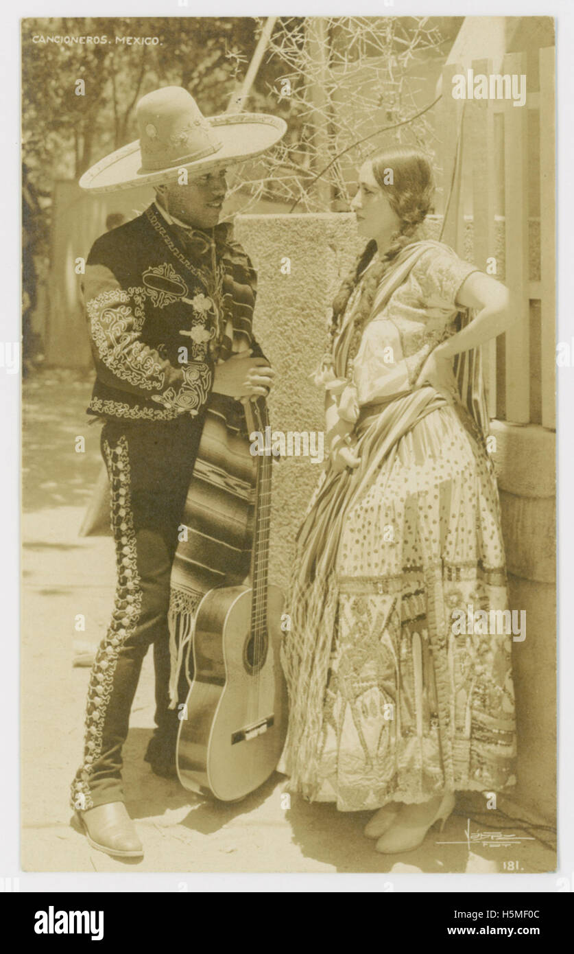 Les Cancioneros sont des collections de chansons ou de compositions musicales, en particulier dans le contexte du Mexique, où ces livres de chansons ont une signification historique et culturelle. Ils reflètent souvent les traditions, les valeurs et les histoires de la société mexicaine à travers leurs paroles et leurs mélodies. Banque D'Images