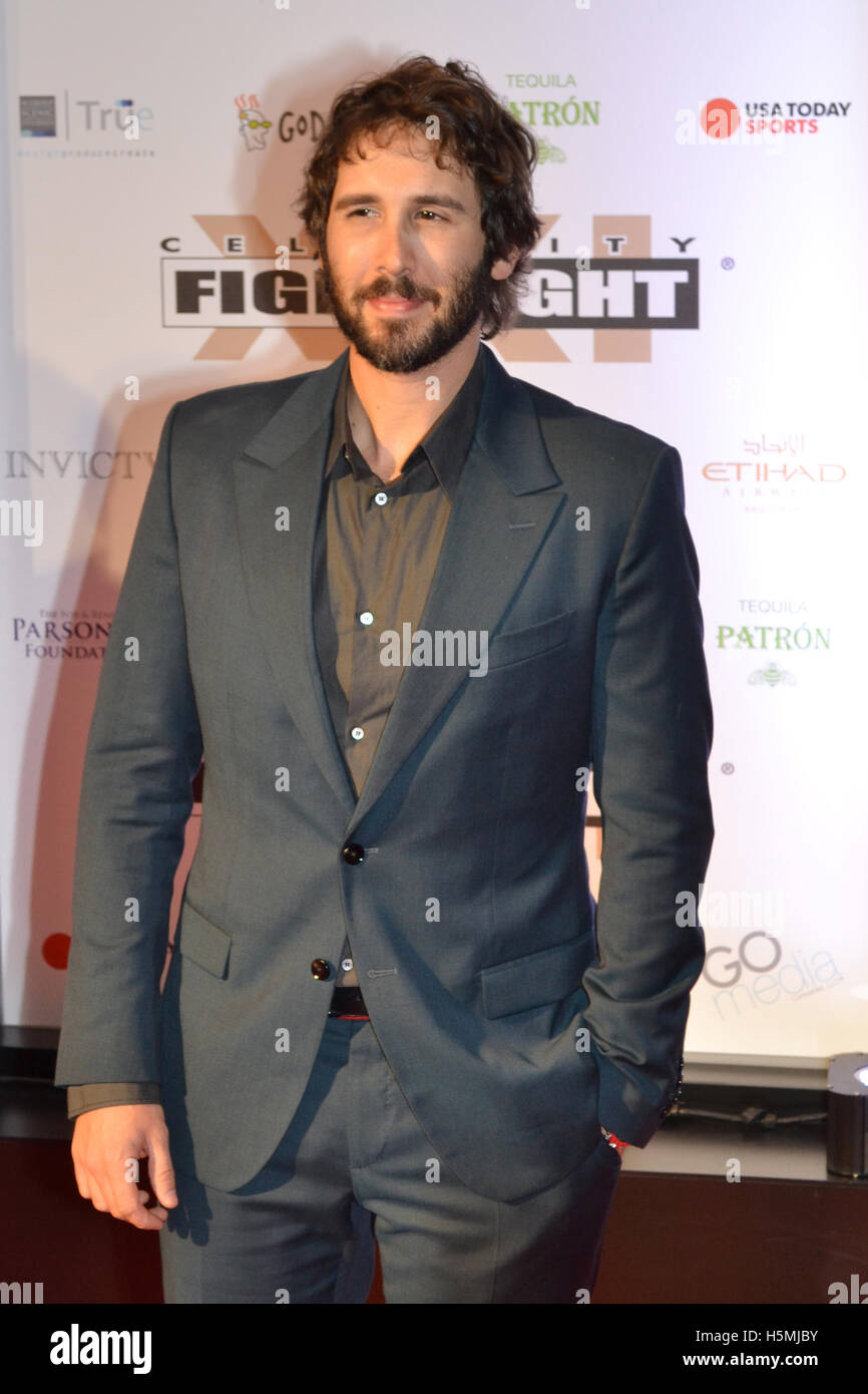 Josh Groban assiste à la Celebrity Fight Night 2015 tapis rouge à l'établissement JW Marriott Desert Ridge Resort and Spa Banque D'Images