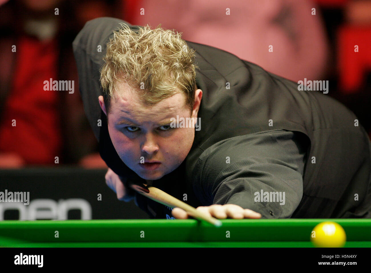 2006 WELSH OPEN, NEWPORT Stephen Lee en action dans la finale contre Shaun Murphy Banque D'Images