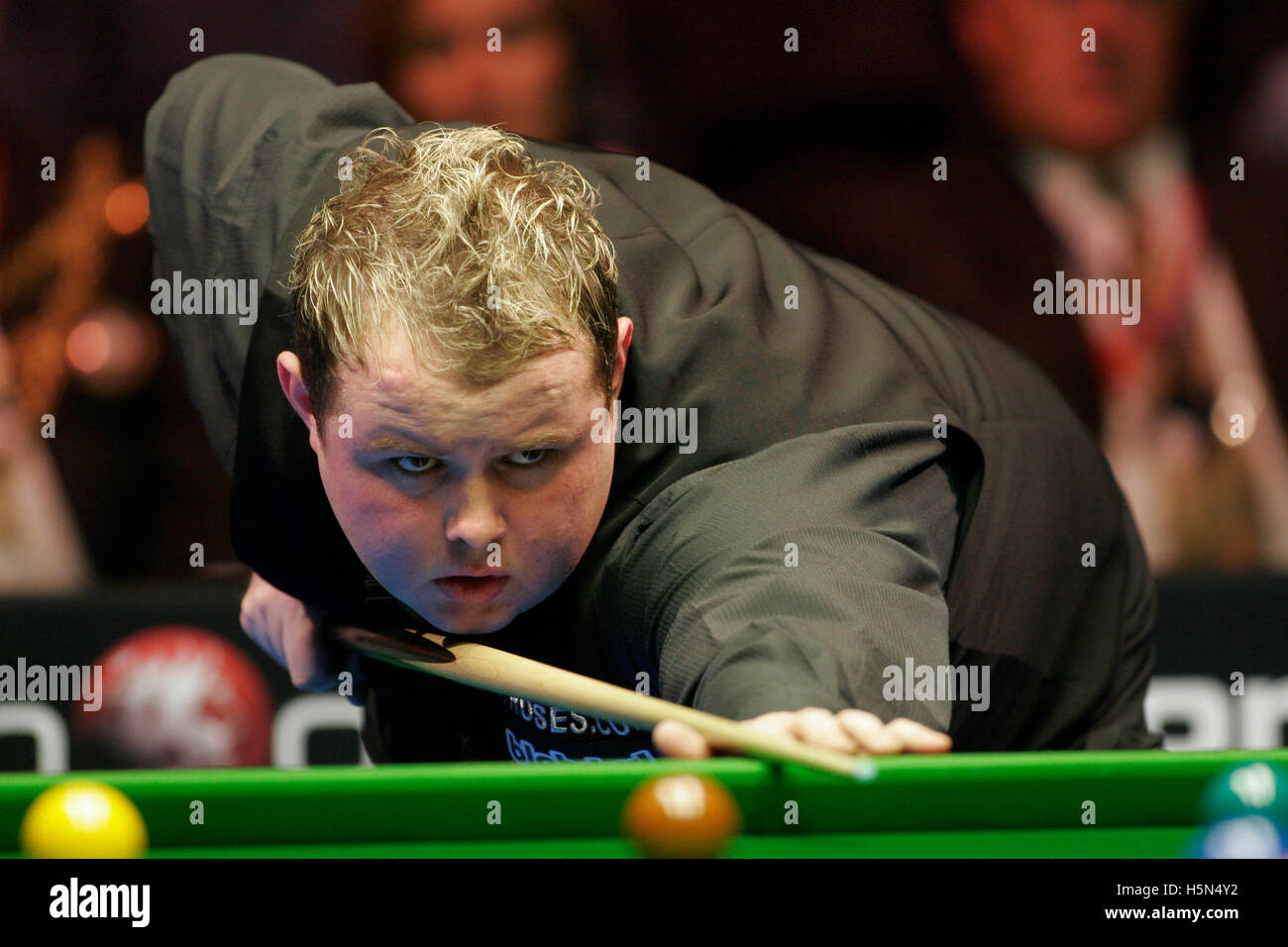 2006 WELSH OPEN, NEWPORT Stephen Lee en action dans la finale contre Shaun Murphy Banque D'Images