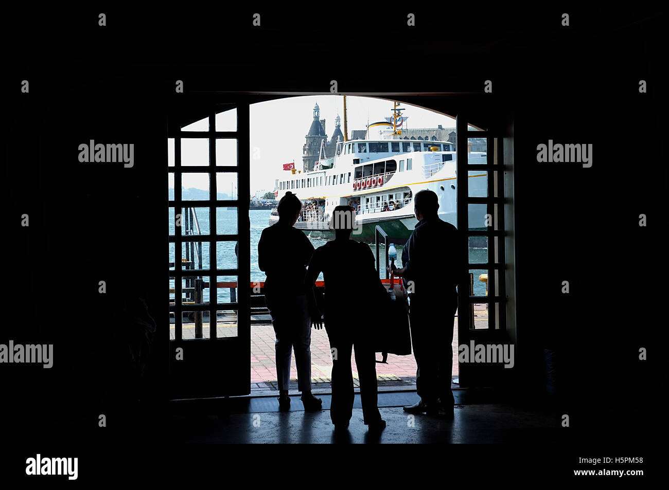 La salle d'attente des passagers en ferry pier Kadikoy / Istanbul Banque D'Images