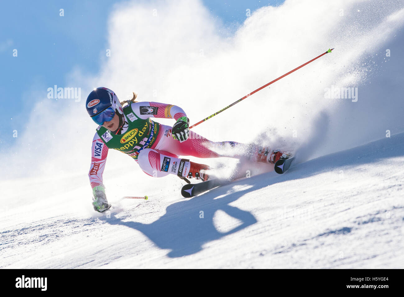 Sölden, Autriche. 22 octobre, 2016. Mikaela Shiffrin de des USA en compétition lors de la première exécution de la Coupe du monde de slalom géant dames course à Sölden, Autriche le 22 octobre 2016. Credit : Jure Makovec/Alamy Live News Banque D'Images