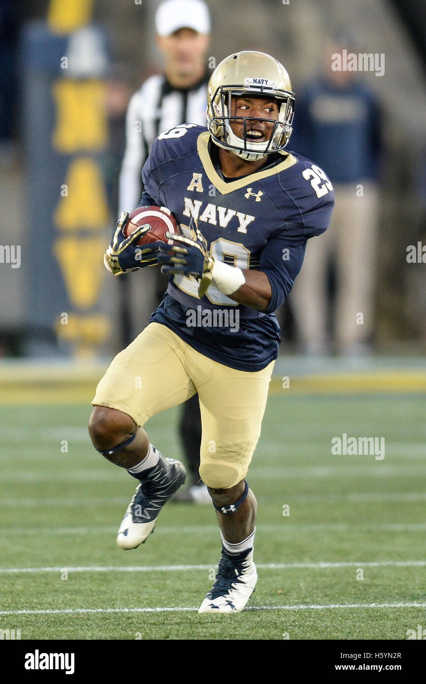 Annapolis, Maryland, USA. 22 octobre, 2016. Naval Academy dvd DARRYL BONNER (29) exécute à downfield Navy-Marine Corps Memorial Stadium, Annapolis, Maryland. © Amy Sanderson/ZUMA/Alamy Fil Live News Banque D'Images