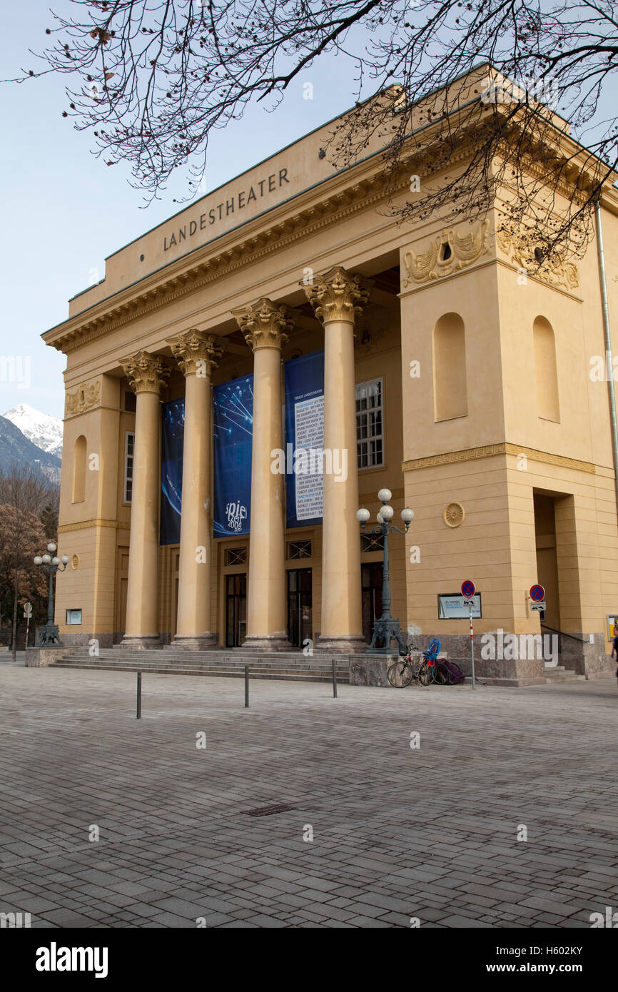 State Theatre, centre historique, capitale provinciale d'Innsbruck, Tyrol, Autriche, Europe Banque D'Images