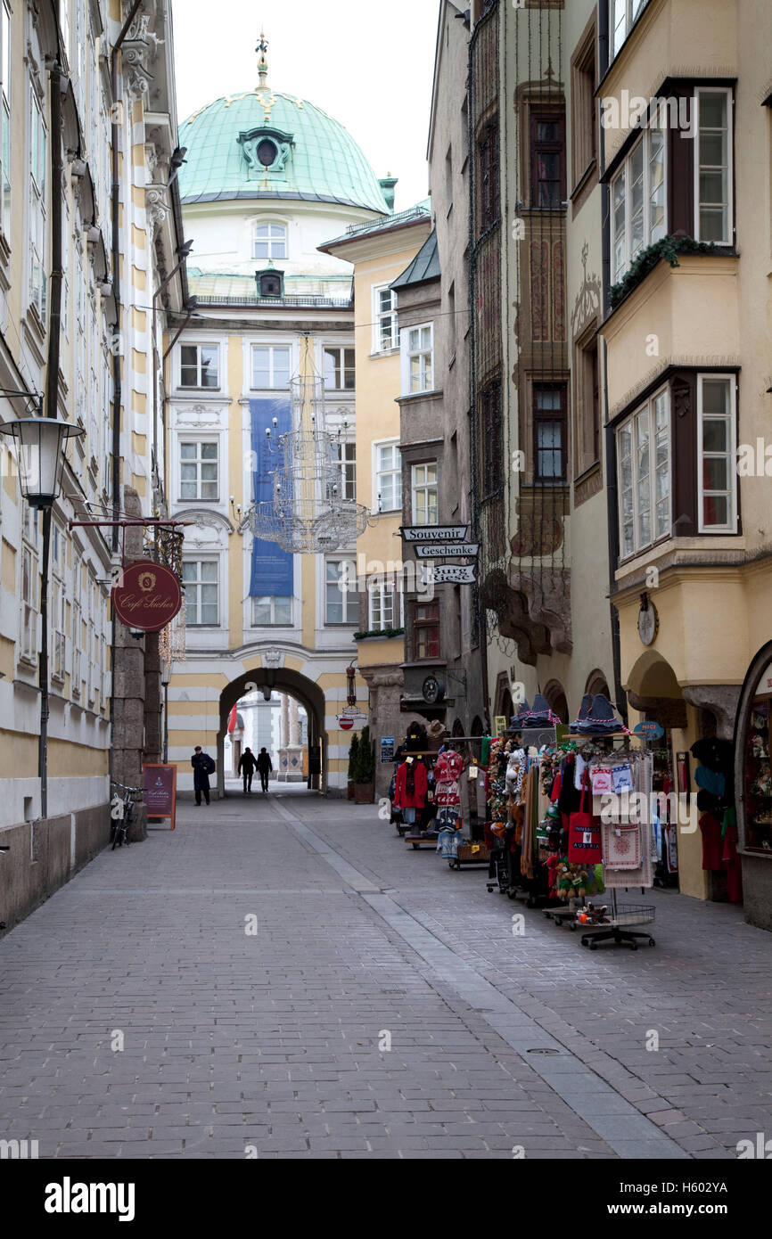 Hofgasse Alley, capitale provinciale d'Innsbruck, Tyrol, Autriche, Europe Banque D'Images