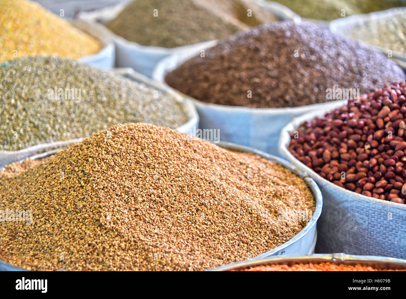 Produits alimentaires séché sur le marché d'Arab Street, WC séparés. Banque D'Images