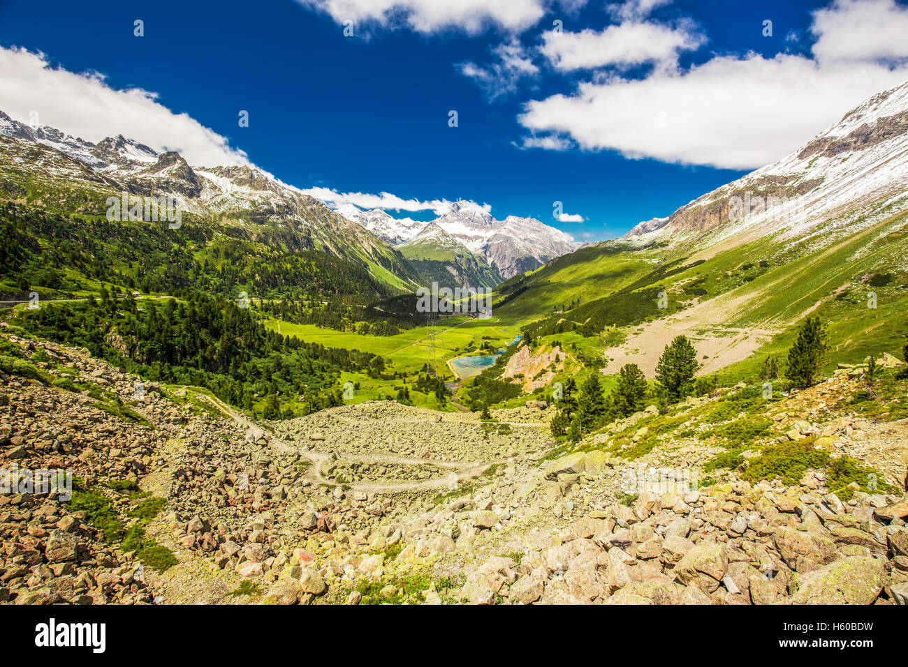 Col d'Albula - Swiss Mountain passent près de Sankt Moritz dans le canton des Grisons, Suisse, Europe. Banque D'Images