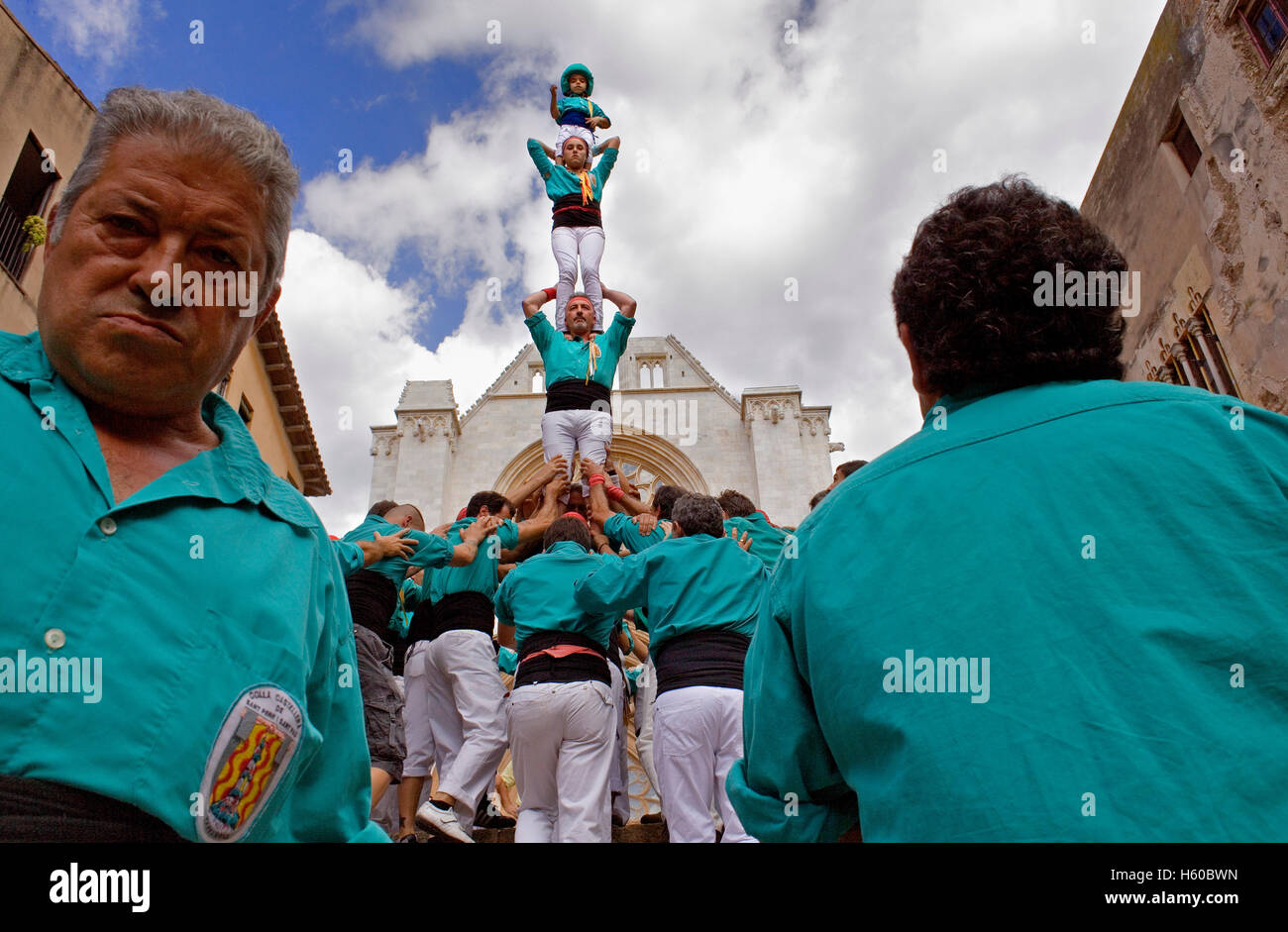 Castellers de Sant Pere i Sant Pau.'Castellers', marche à pied, un tour de la tradition catalane.festa de Santa Tecla, festival de la ville. P Banque D'Images