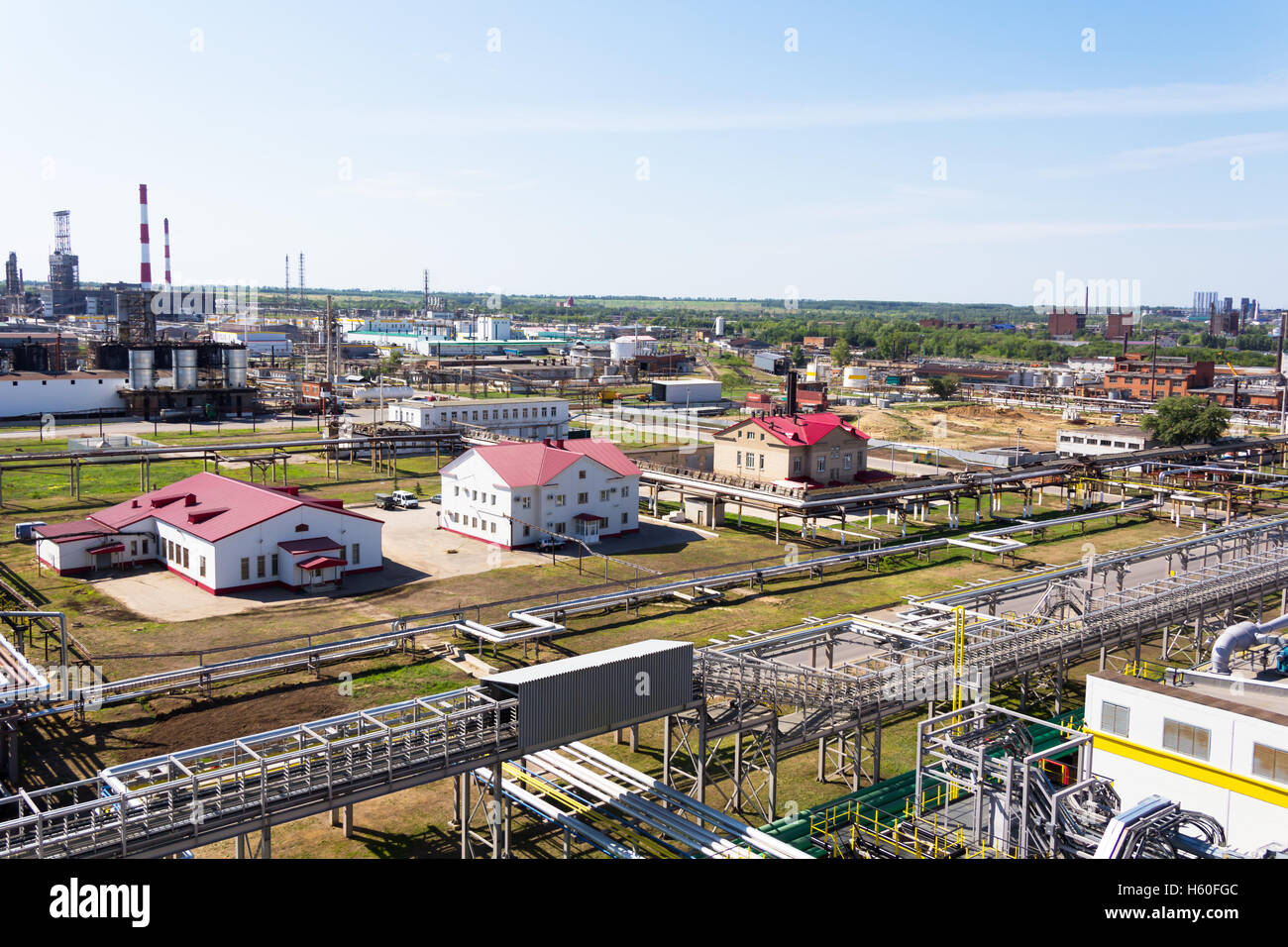 Sur une photo du système de traitement des produits d'huile Banque D'Images