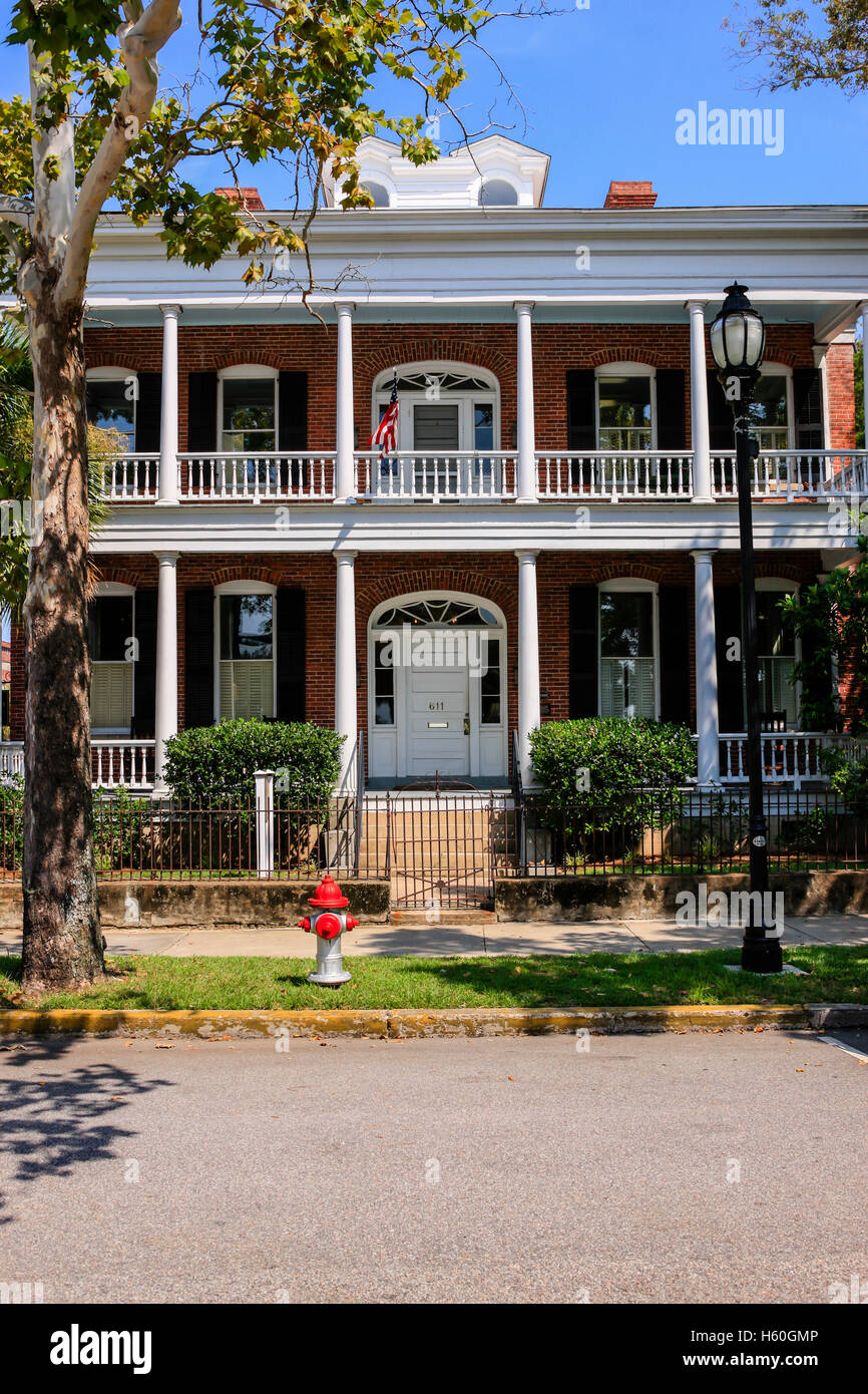 Accueil de style colonial sur la nouvelle rue dans le quartier historique de Beaufort, SC Banque D'Images