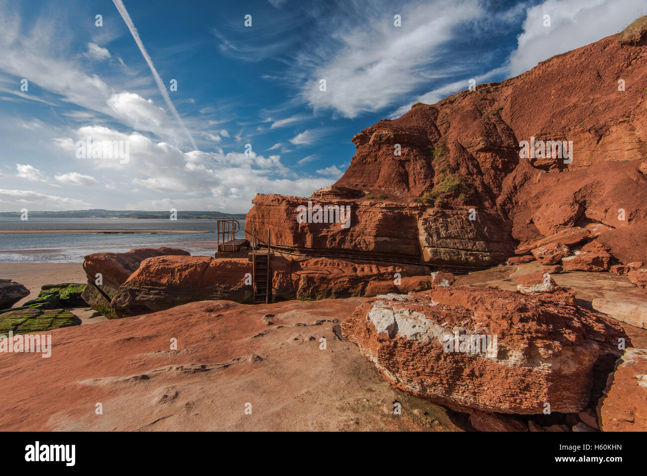 Encore dramatique rock dynamique sur la côte du Devon, Royaume-Uni. Jurassic Coast english site du patrimoine mondial. Banque D'Images