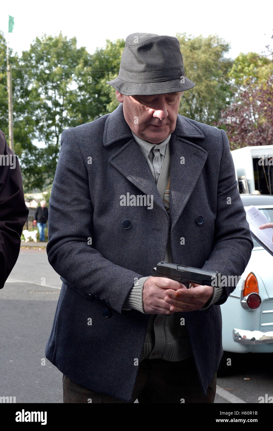 Acteur irlandais Gerard McSorley sur le plateau, à Londonderry, du Tom Collins film la pénitence. Banque D'Images
