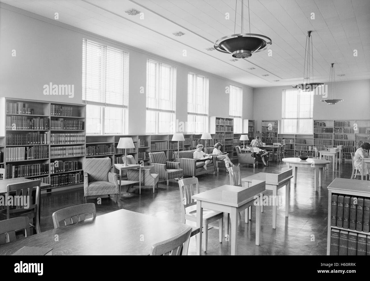 Salle de lecture, bibliothèque de Palmer, Connecticut College for Women, New London, Connecticut, USA, Gottscho-Schleisner Collection, Juin 1944 Banque D'Images