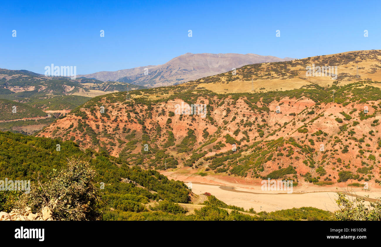 Baglarpınarı Adaklı Bingol Turquie de la vallée Özlüce Barajı vue sur la vallée Banque D'Images