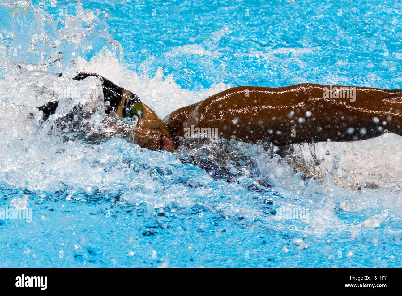 Simone Manuel (USA) qui se font concurrence dans la Women's 4 x 100m nage libre finale du relais à l'été 2016 Jeux Olympiques. ©PAUL J. Sutton/PCN la photographie. Banque D'Images