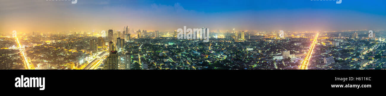 Panorama sur la ville de Bangkok de nuit Banque D'Images