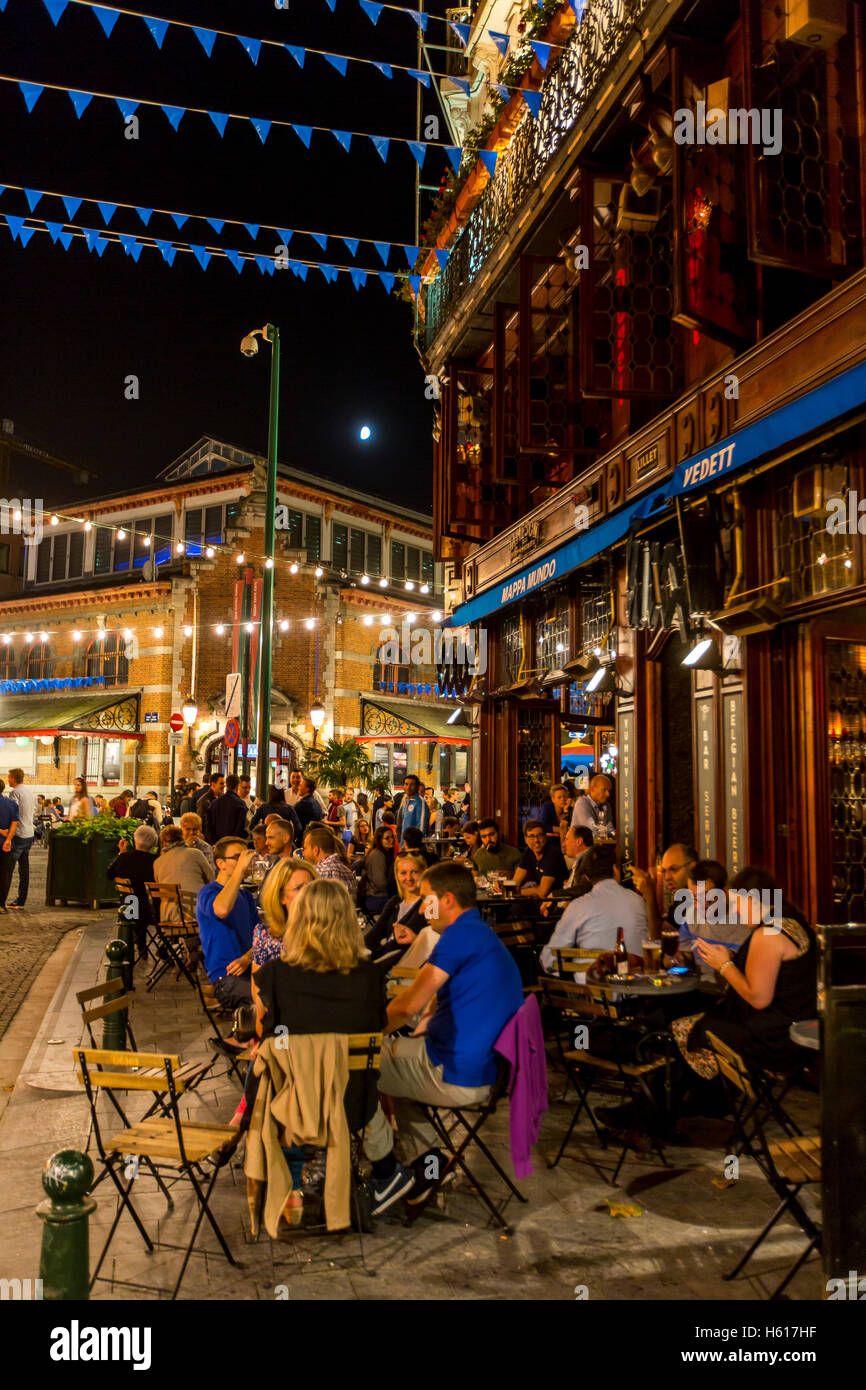 Restaurants, bars, cafés, dans le quartier branché de districts, pub