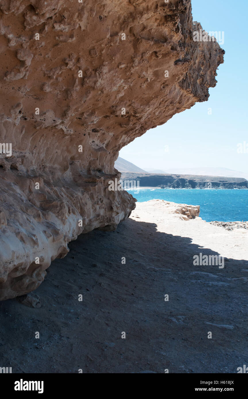 Fuerteventura, Îles Canaries : les grottes de Ajuy vu depuis le sentier de marche Banque D'Images