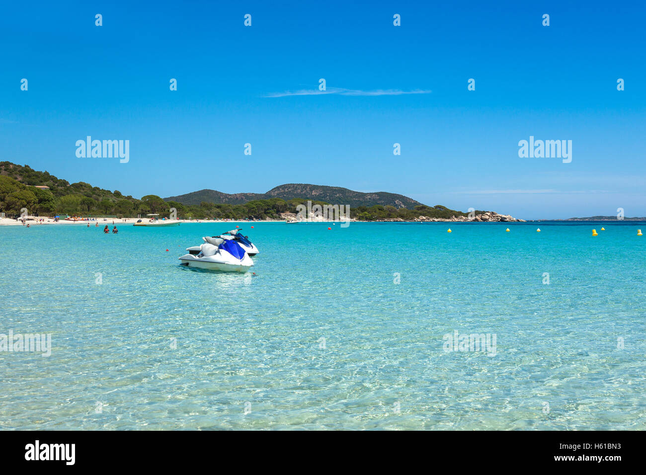 Amarre En Jet Ski Leau Turquoise De Rondinara Plage En