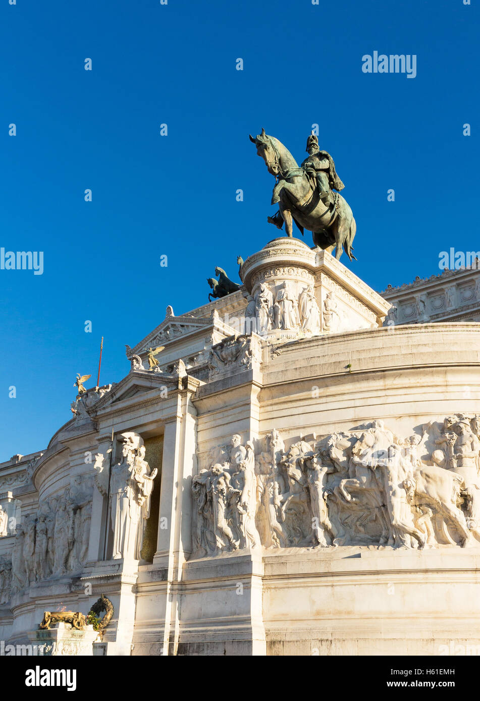 Statue équestre en bronze du roi d'Italie à partir de l'autel monumental Vittoriano à Rome Banque D'Images