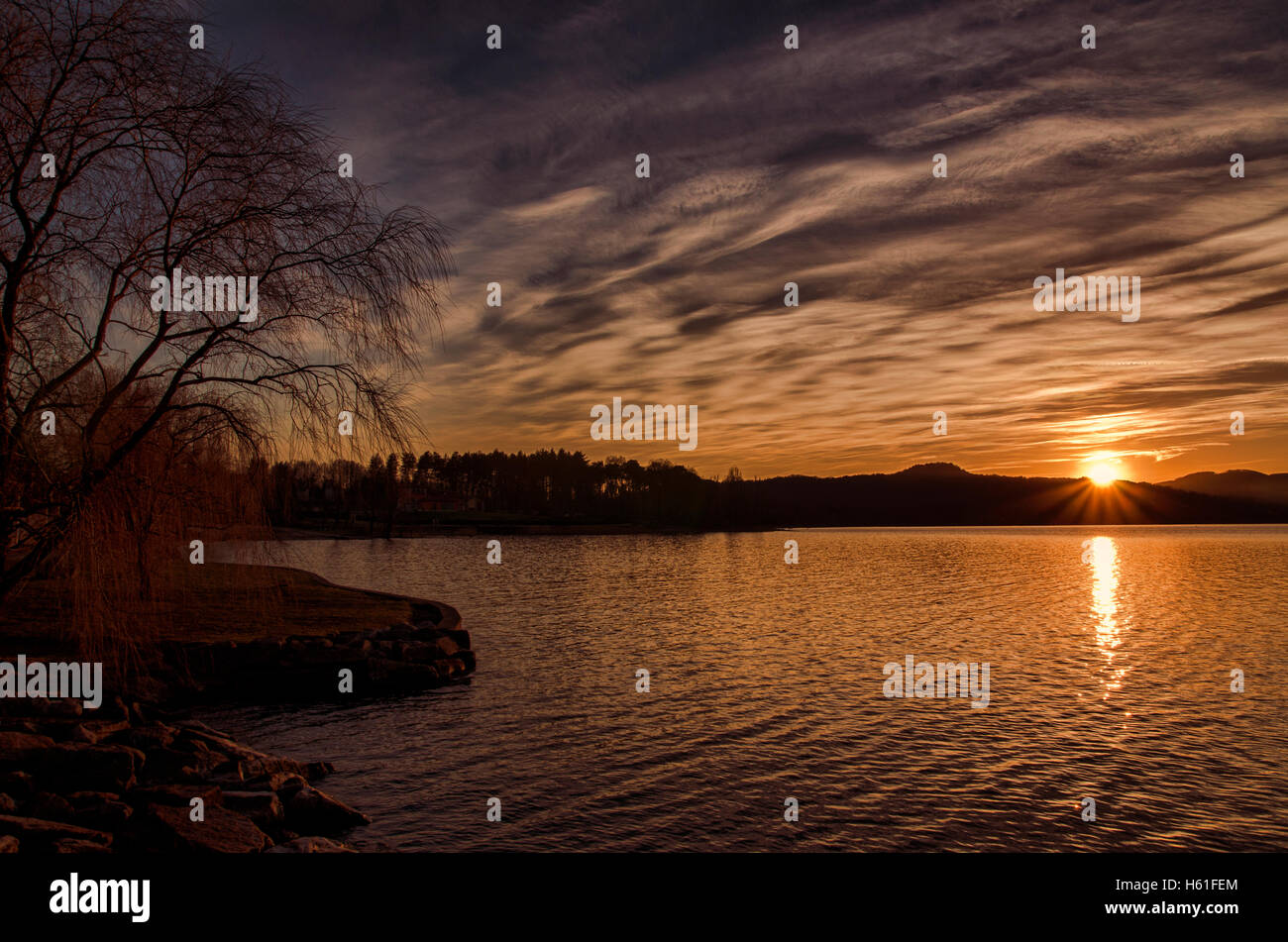 Coucher du soleil sur le lac Banque D'Images