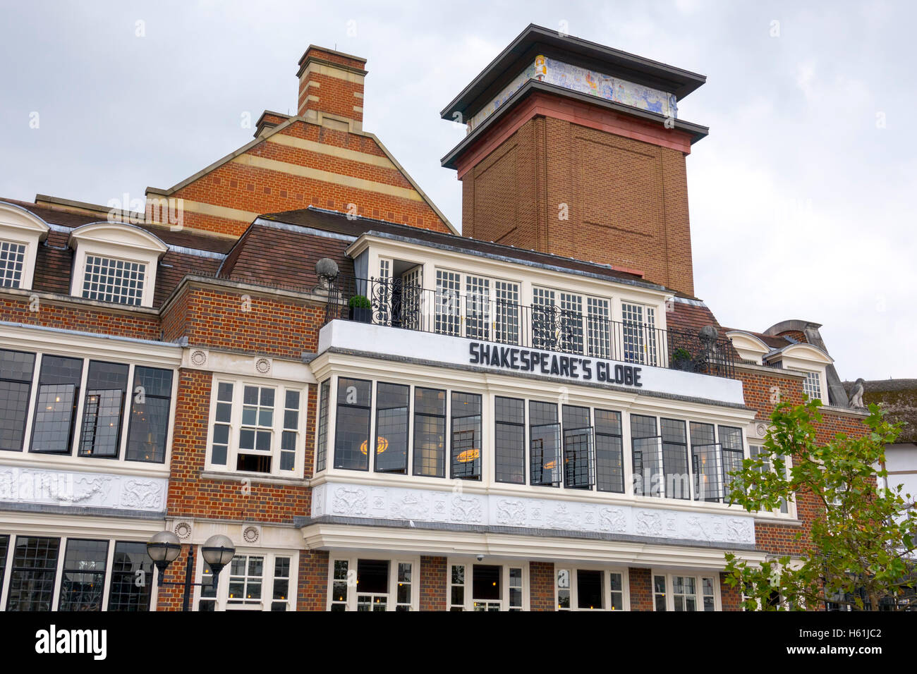 Shakespears Globe Theatre à la rive sud de la Tamise à Londres Banque D'Images