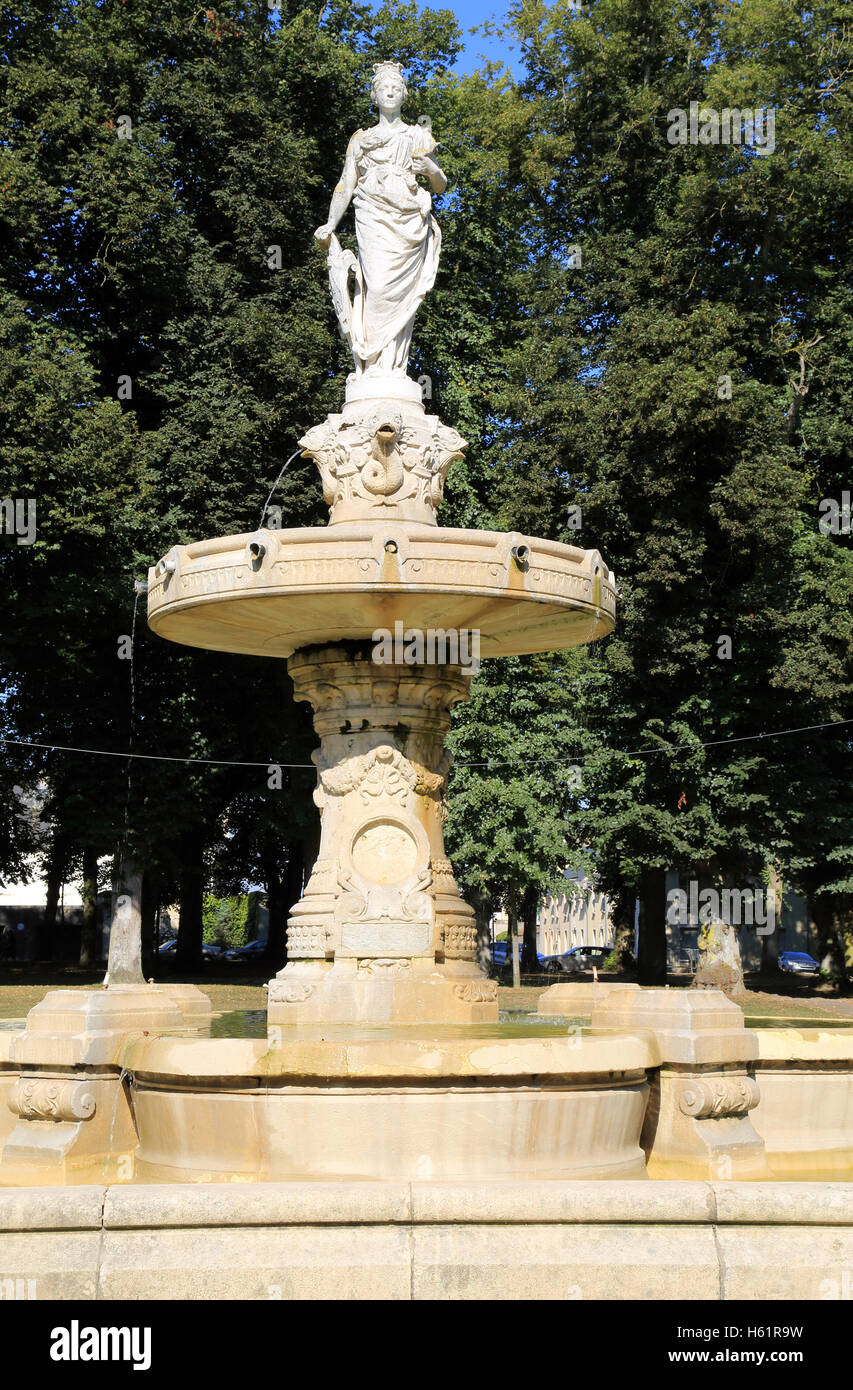 (Fontaine Fontaine de Poppa de Bayeux) à la Place Charles de Gaulle, Bayeux, Calvados, Basse Normandie, France, Europe Banque D'Images