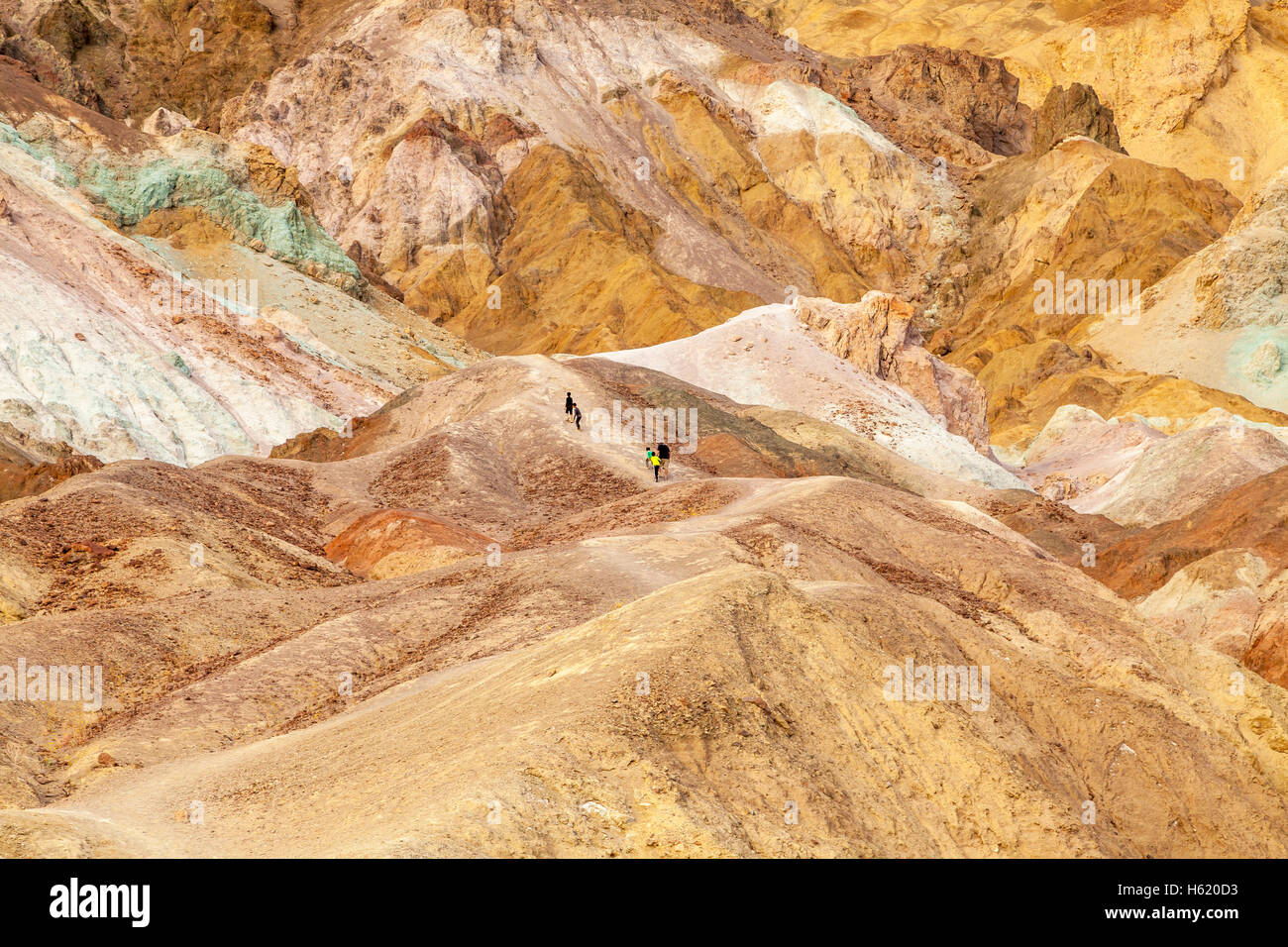 Randonnées familiales sur la palette de l'artiste, la Death Valley, Californie, USA Banque D'Images