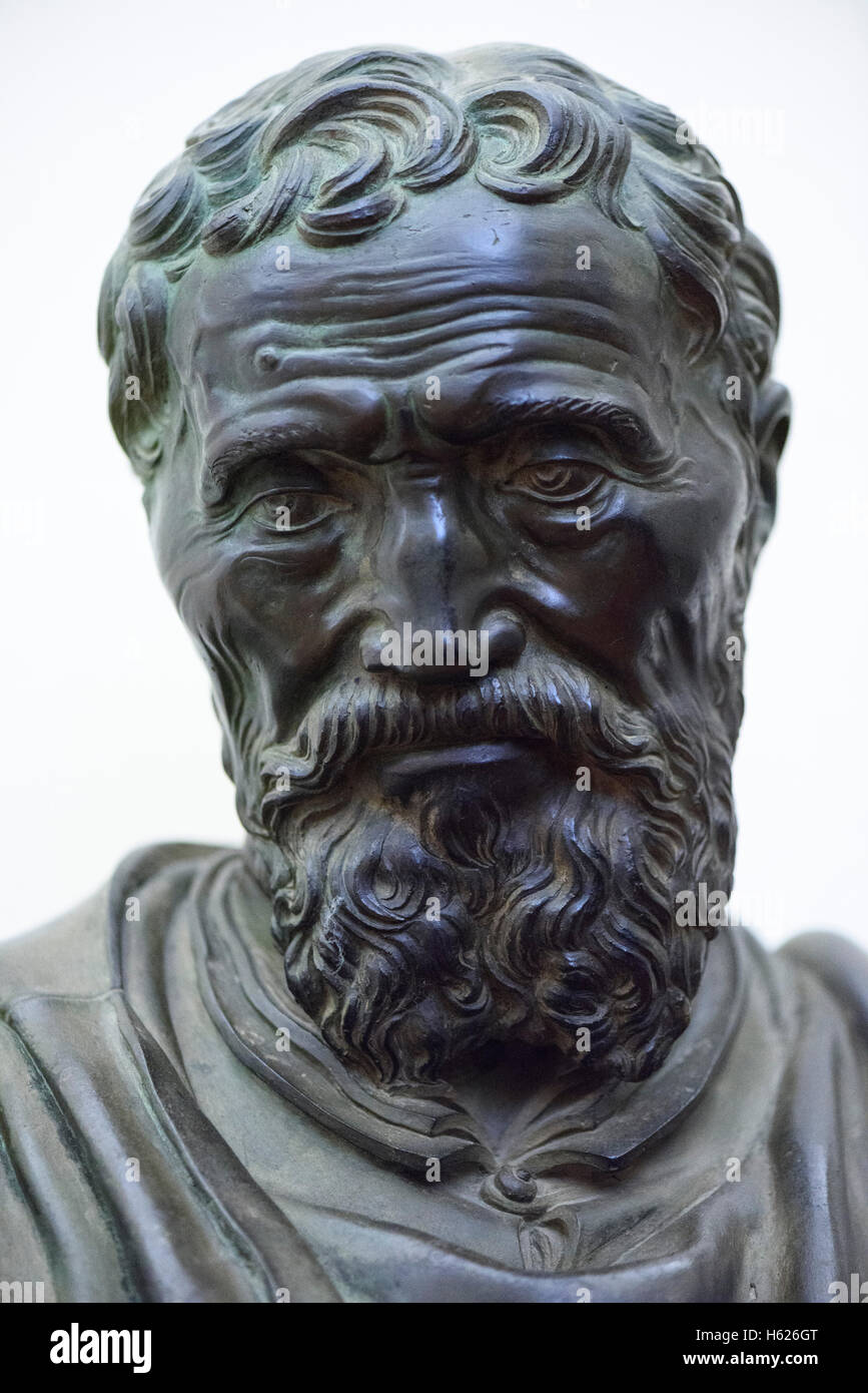 Florence. L'Italie. Buste en bronze de Michelangelo Buonarroti (1475-1564) par Daniele da Volterra (ca. 1509-1566) dans la Galleria dell'Accademia. Banque D'Images