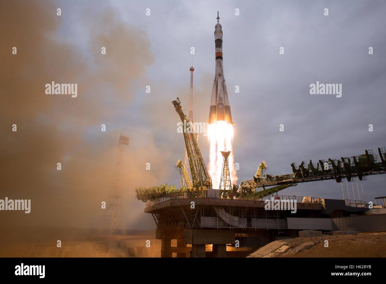 Station spatiale internationale La NASA Expedition 49 MS-02 lance fusée Soyouz depuis le cosmodrome de Baïkonour le 19 octobre 2016 à Baïkonour, au Kazakhstan. Banque D'Images