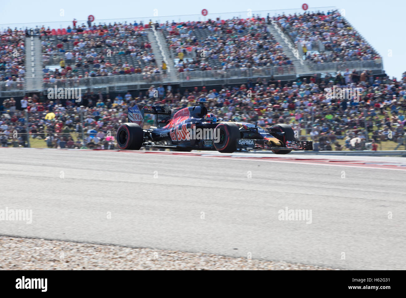 Austin, Texas, États-Unis. 22 octobre, 2016. Max Verstappen # 33 est en concurrence au cours de 2016 des États-Unis de Formule 1 course de qualification du Grand Prix de deux jours sur le circuit des Amériques le 22 octobre 2016 à Austin, Texas : Crédit Photo l'accès/Alamy Live News Banque D'Images