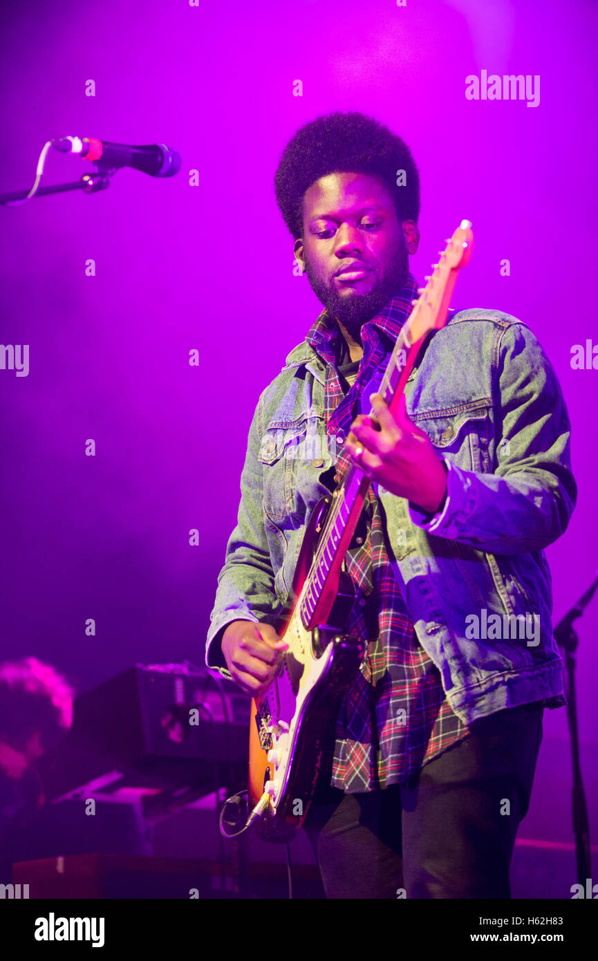 Manchester, UK. 22 octobre, 2016. Michael Kiwanuka en concert à l'O2 Apollo, Manchester, Royaume-Uni, le 22 octobre 2016 Crédit : John Bentley/Alamy Live News Banque D'Images