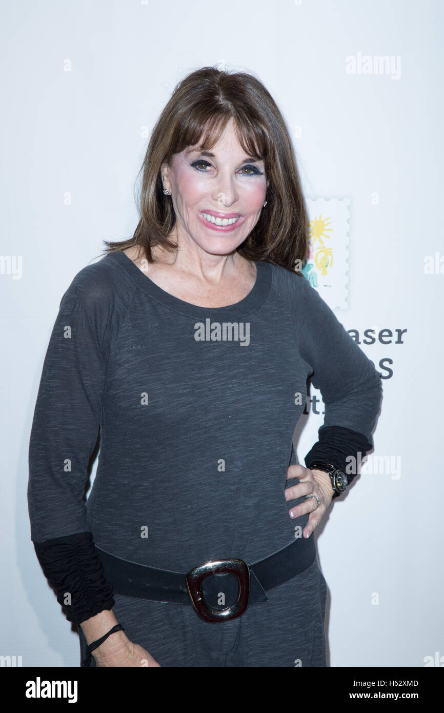 Kate Linder assiste à la Elizabeth Glaser Pediatric Aids Foundation "A Time for Heroes" festival familial à Smashbox Studios le 23 octobre 2016 à Culver City, Californie. Banque D'Images