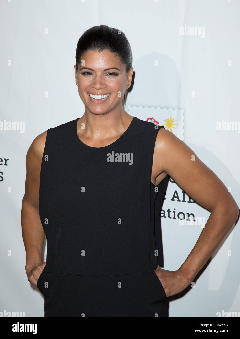 Andrea Navedo assiste à l'Elizabeth Glaser Pediatric Aids Foundation "A Time for Heroes" festival familial à Smashbox Studios le 23 octobre 2016 à Culver City, Californie. Banque D'Images