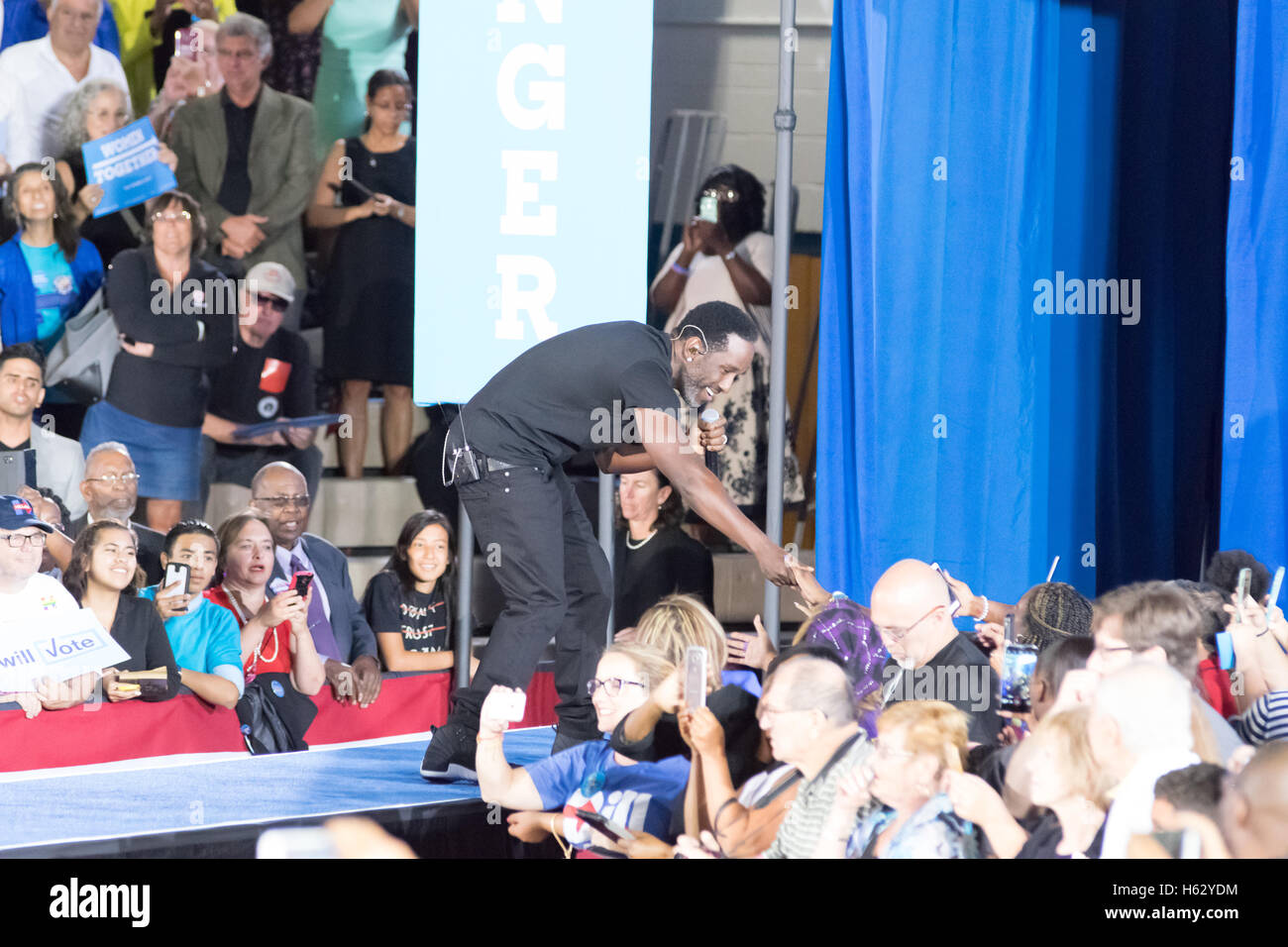 Las Vegas, USA. 23 Oct, 2016. Shawn Stockman de Boyz II Men comme la fin de la route, à le vote anticipé rallye avec le président Obama le 23 octobre 2016 à Cheyenne High School à North Las Vegas, NV. Crédit : l'accès Photo/Alamy Live News Banque D'Images