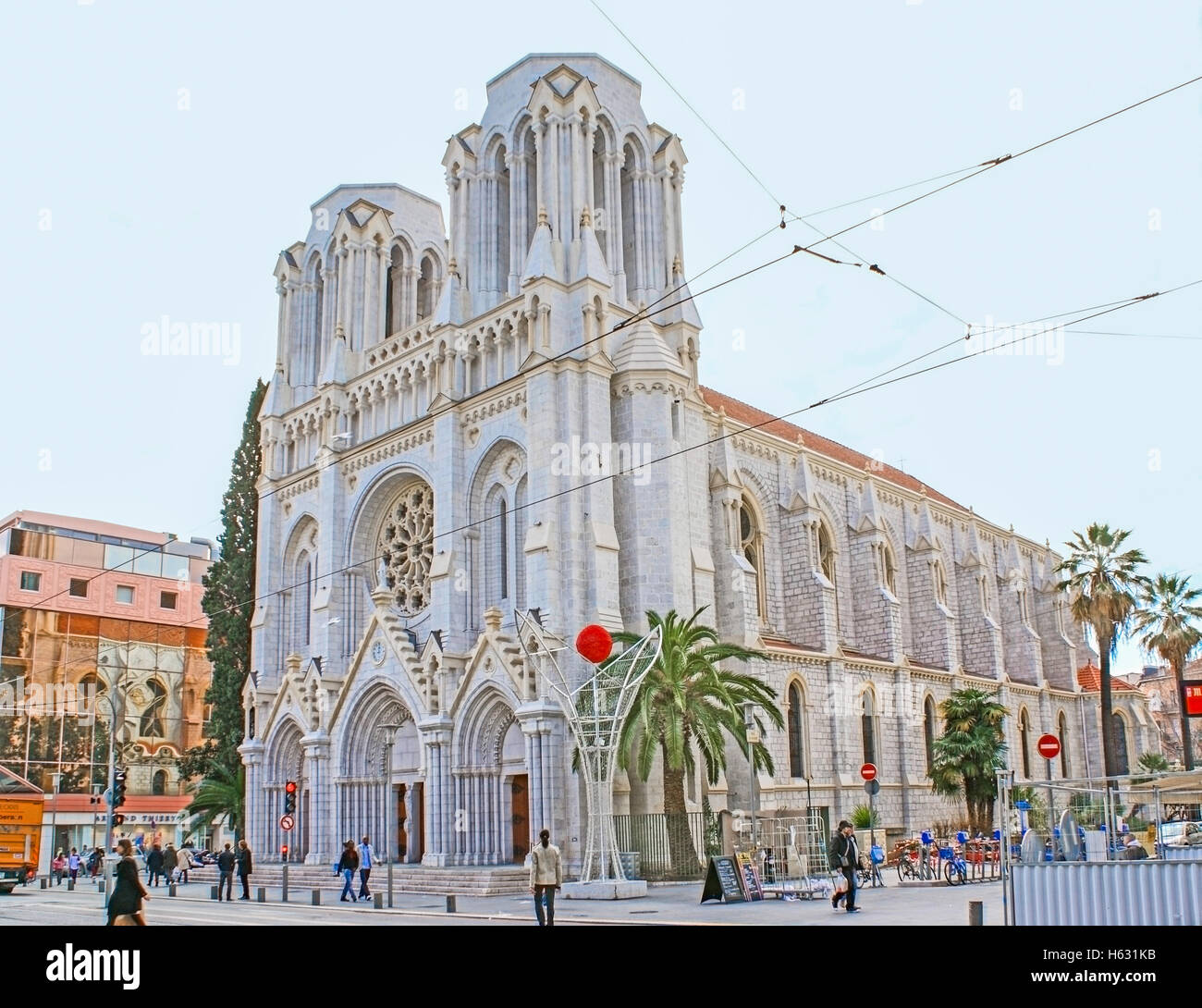Basilique Notre-Dame de Nice est la plus grande église de ville, construite  en style gothique, situé sur l'avenue Jean-Medecin Photo Stock - Alamy