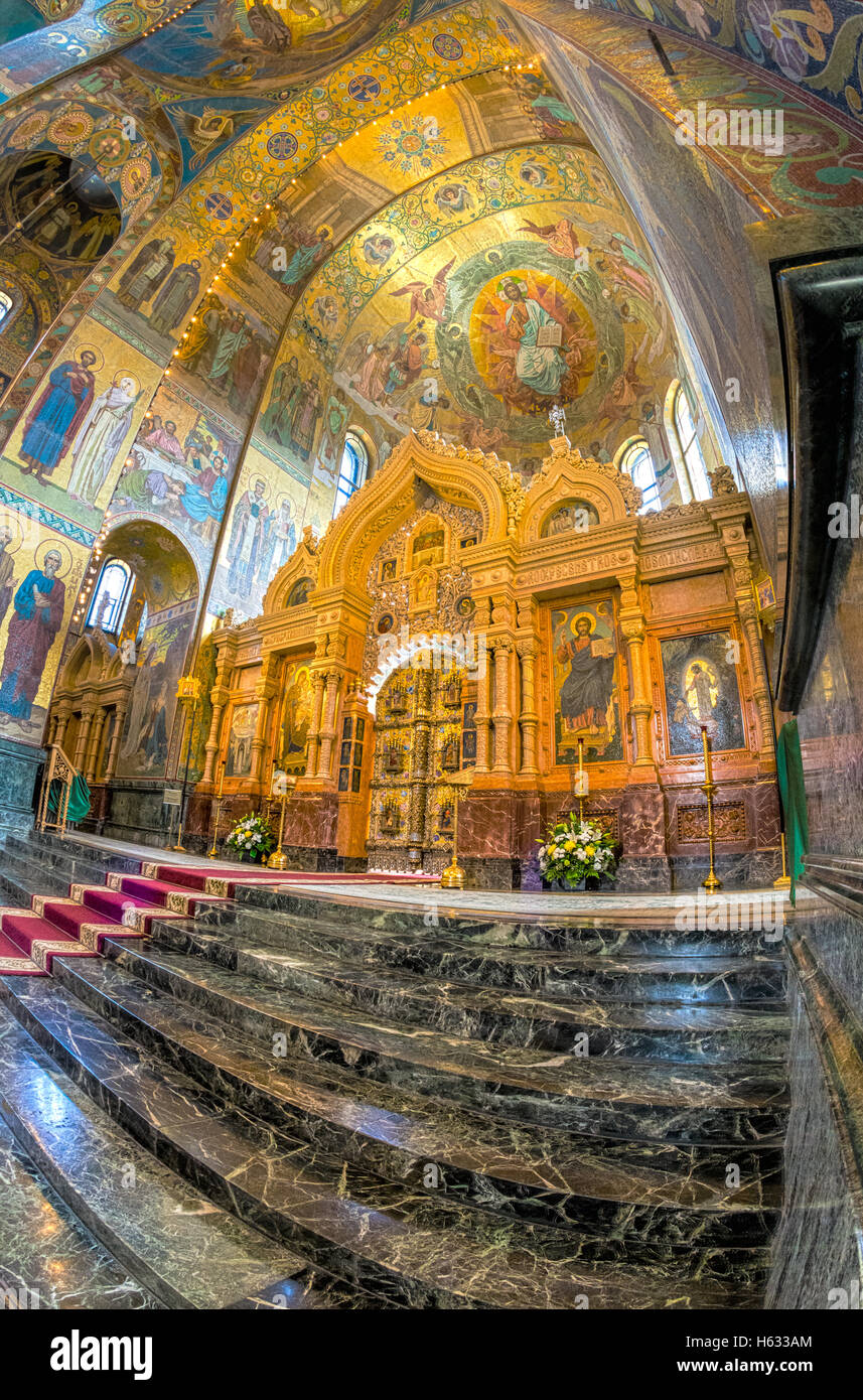 ST. PETERSBURG, Russie - le 14 juillet 2016 : l'intérieur de l'Eglise du Sauveur sur le Sang Versé. Monument et monument architectural Banque D'Images