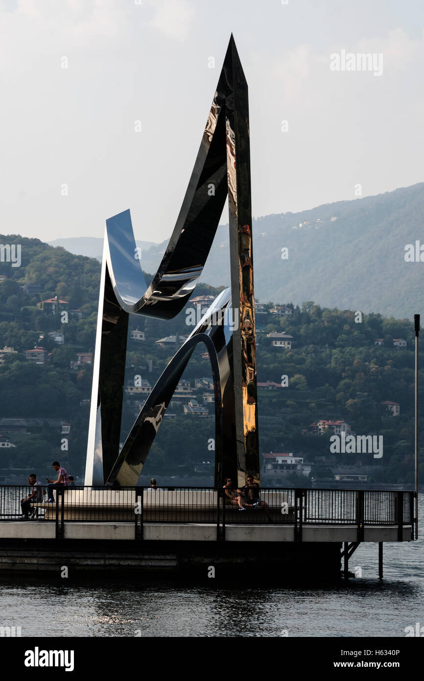 La vie Electricon sculpture contemporaine le Lac de Côme, Italie du nord, en Europe Banque D'Images