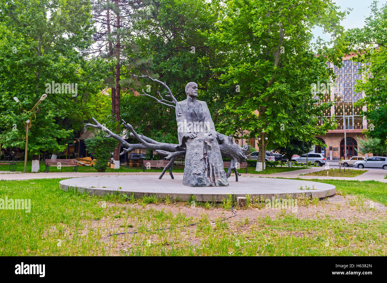 La statue de Komitas, le célèbre musicologue, compositeur, arrangeur, chanteur, chef de chœur, le fondateur de l'école nationale de l'Arménie Banque D'Images