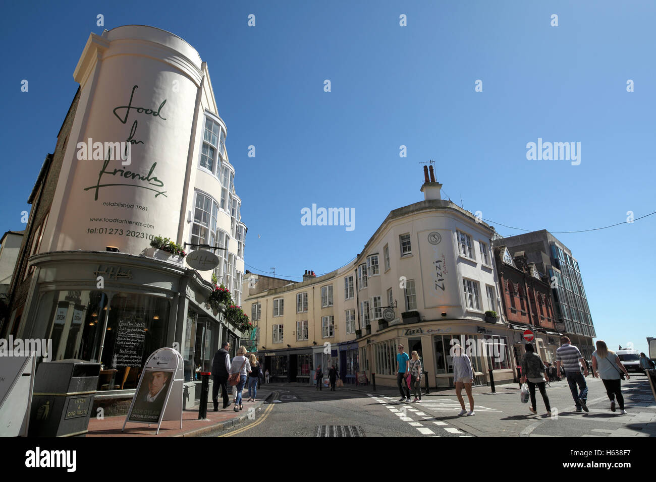 Prince Albert Street (enroulement sur la gauche), le centre-ville de Brighton, East Sussex. Banque D'Images