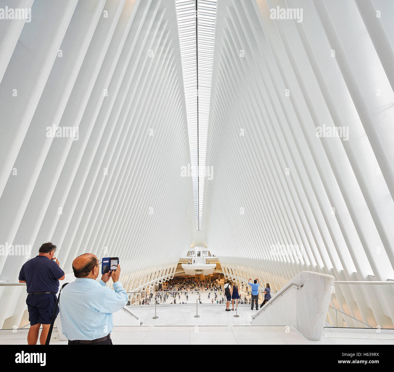 Cathédrale-comme l'intérieur de l'hôtel de transit plate-forme d'observation. L'Oculus, World Trade Center Transportation Hub, New York, United Banque D'Images