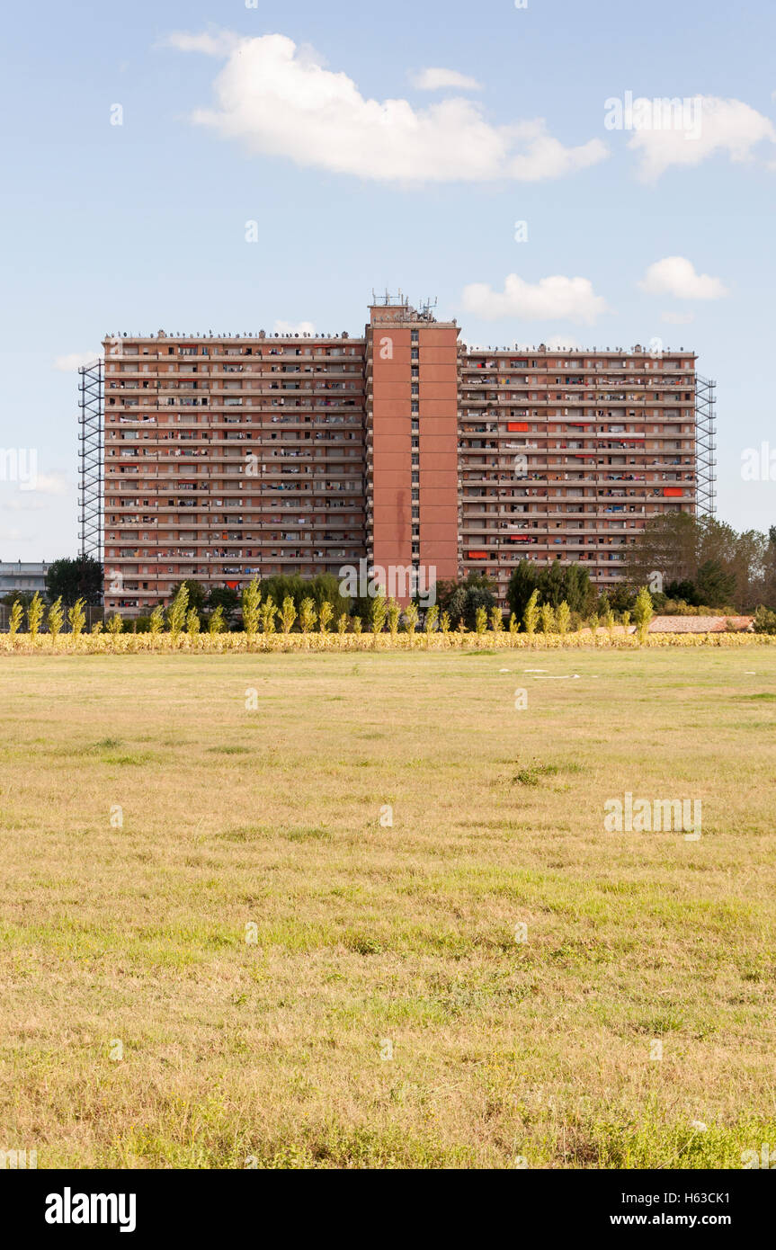 Hotel house, un bâtiment lonly sous le ciel en Porto Recanati Banque D'Images