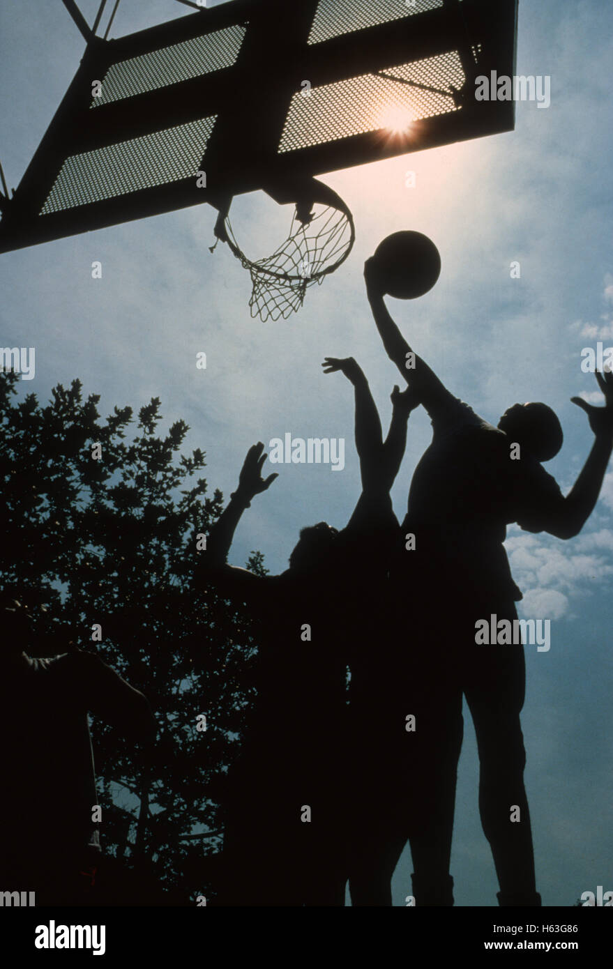 Basketball cage Banque de photographies et d'images à haute résolution -  Alamy